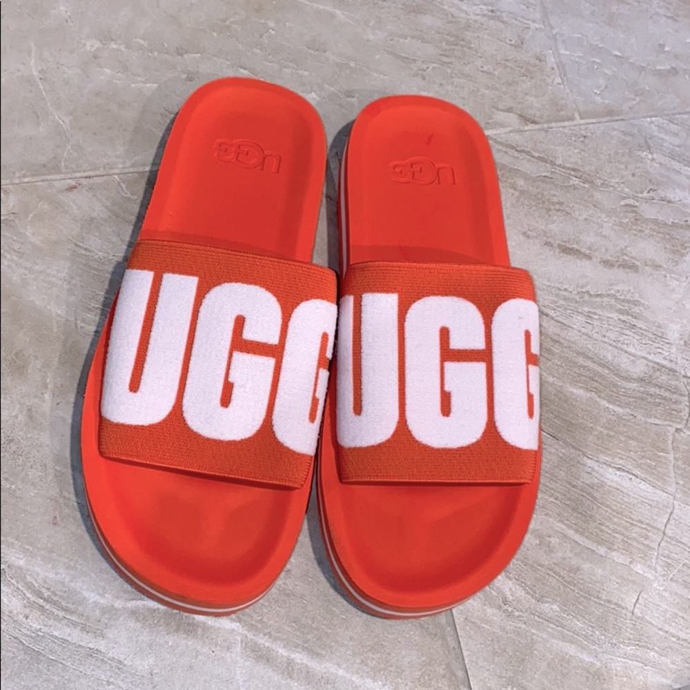 UGG Zuma Slides